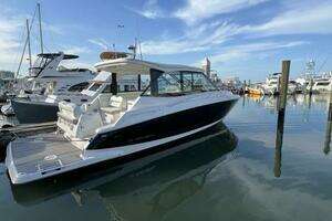 Why Knot 2021 Regal Grand Coupe Yacht For Sale in Peeridge AR