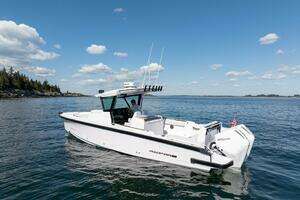 2025 Axopar CCX Center Console thumbnail 4