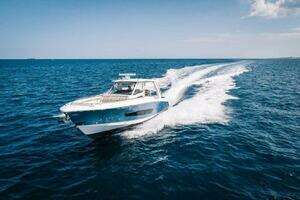 2017 Boston Whaler 42 Outrage thumbnail 6