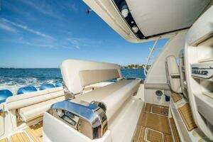2017 Boston Whaler 42 Outrage thumbnail 17