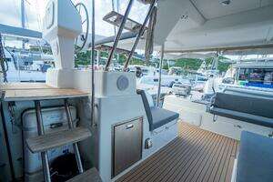 2020 Fountaine Pajot thumbnail 38