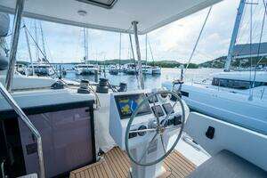 2020 Fountaine Pajot thumbnail 26