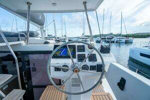 2020 Fountaine Pajot thumbnail 25