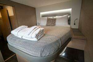 2020 Fountaine Pajot thumbnail 57