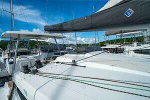 2020 Fountaine Pajot thumbnail 15