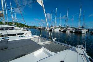 2020 Fountaine Pajot thumbnail 11