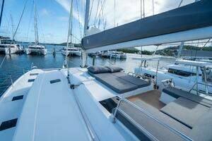 2020 Fountaine Pajot thumbnail 20