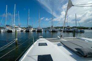 2020 Fountaine Pajot thumbnail 8