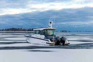 Cross Cabin 29ft Axopar Yacht For Sale