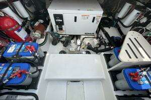 2017 Boston Whaler Outrage thumbnail 25