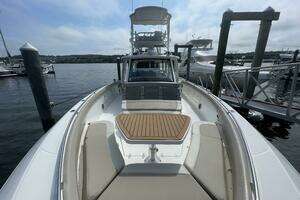 2017 Boston Whaler Outrage thumbnail 18