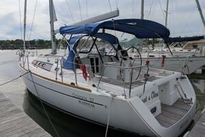 Knot A Clew 37ft Beneteau Yacht For Sale