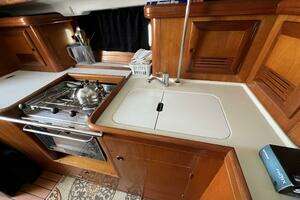 2001 Beneteau 411 thumbnail 13
