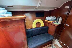 2001 Beneteau 411 thumbnail 10