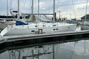 2001 Beneteau 411 thumbnail 3