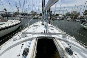 2001 Beneteau 411 thumbnail 32