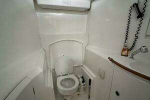 2001 Beneteau 411 thumbnail 6