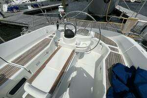 2001 Beneteau 411 thumbnail 31