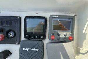2001 Beneteau 411 thumbnail 29