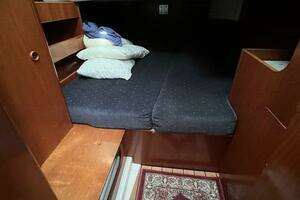 2001 Beneteau 411 thumbnail 27