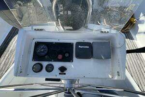 2001 Beneteau 411 thumbnail 28