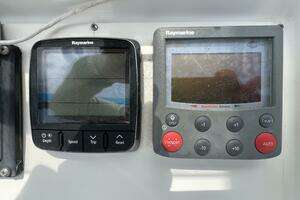 2001 Beneteau 411 thumbnail 34