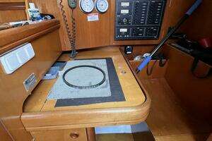2001 Beneteau 411 thumbnail 23