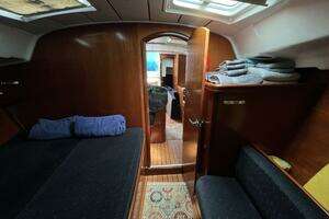 2001 Beneteau 411 thumbnail 9