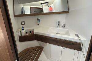 2020 Beneteau Oceanis 46.1 thumbnail 45