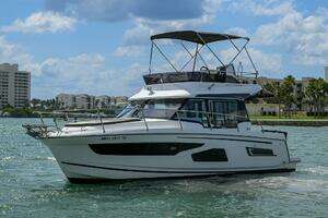 2022 Jeanneau NC Weekender 1095 Fly thumbnail 4