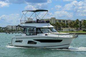 2022 Jeanneau NC Weekender 1095 Fly thumbnail 2
