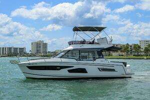 2022 Jeanneau NC Weekender 1095 Fly thumbnail 1
