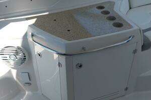 2011 Monterey 340 Sport Yacht thumbnail 8