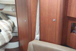 2011 Monterey 340 Sport Yacht thumbnail 13
