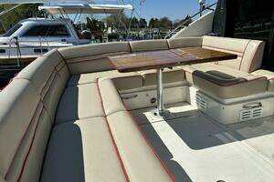 2016 Sea Ray 510 Sundancer thumbnail 8