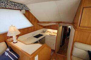 1996 Bertram Convertible thumbnail 13