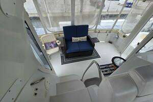 2002 Carver 444 Cockpit Motor Yacht thumbnail 16