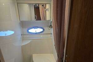 2002 Carver 444 Cockpit Motor Yacht thumbnail 59