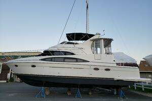 2002 Carver 444 Cockpit Motor Yacht thumbnail 3
