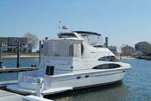 2002 Carver 444 Cockpit Motor Yacht thumbnail 2
