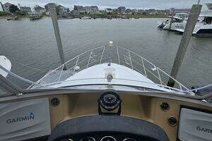 2002 Carver 444 Cockpit Motor Yacht thumbnail 19