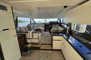 2018 Prestige 460 thumbnail 22