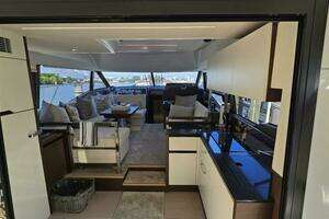 2018 Prestige 460 thumbnail 20