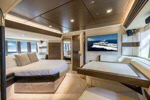 2015 Azimut 64 Flybridge thumbnail 20