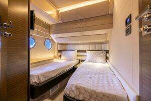 2015 Azimut 64 Flybridge thumbnail 26