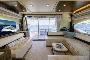 2015 Azimut 64 Flybridge thumbnail 4