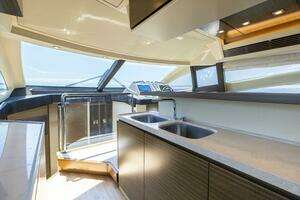2015 Azimut 64 Flybridge thumbnail 6