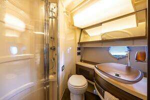 2015 Azimut 64 Flybridge thumbnail 28