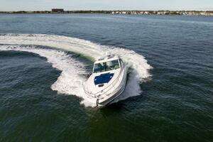  2010 Sea Ray Sundancer 500 Yacht For Sale in Huntington NY