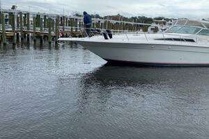 1993 Sea Ray 440 Sundancer thumbnail 38